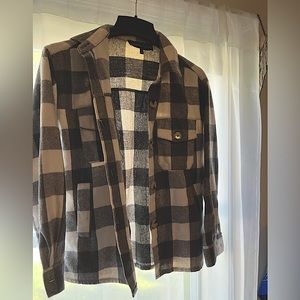Kendall + Kylie gray / white flannel